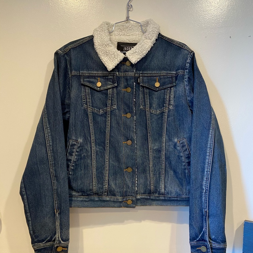 Women’s denim jacket with Sherpa lining
